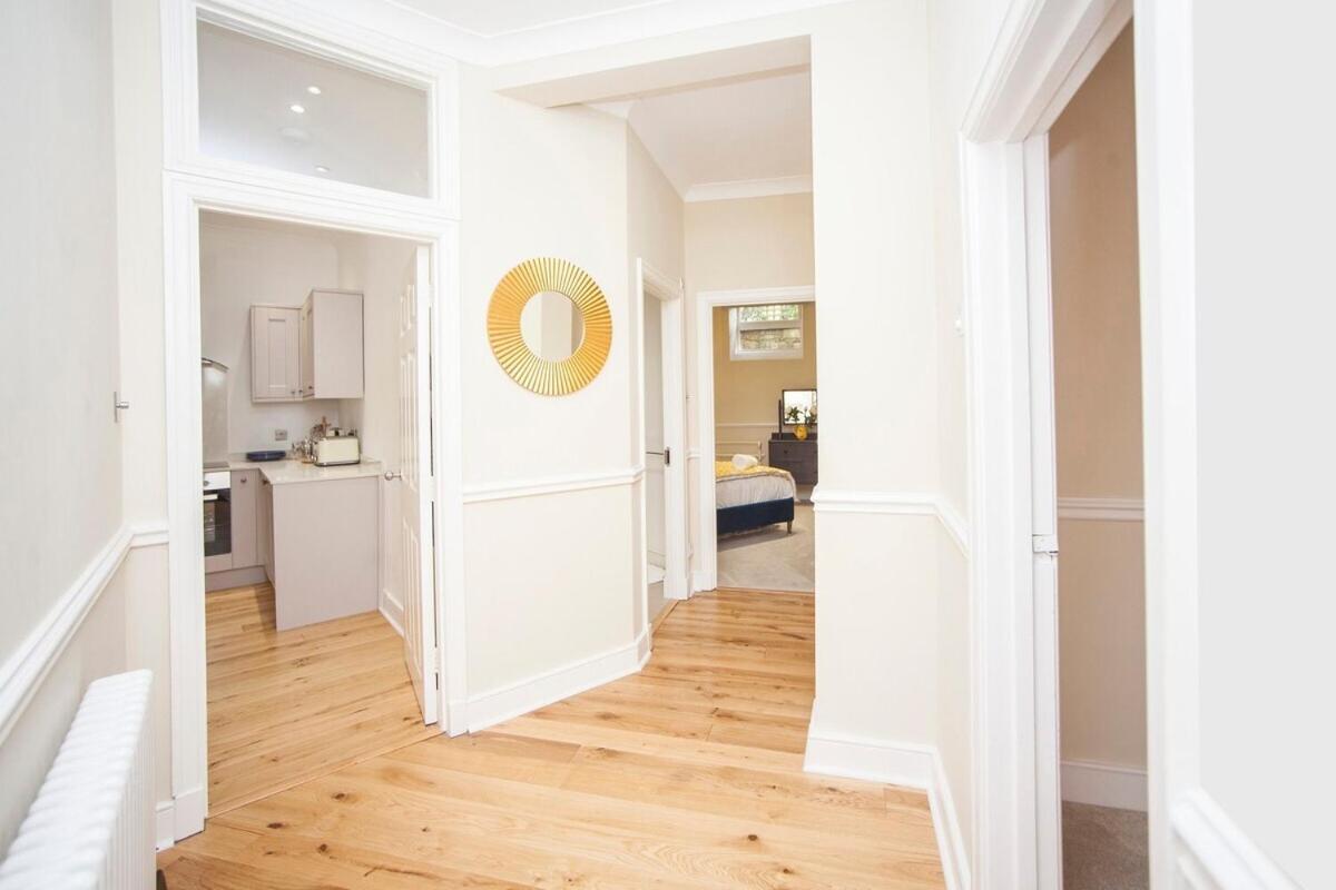 Georgian Garden Apartment - Central באת' מראה חיצוני תמונה