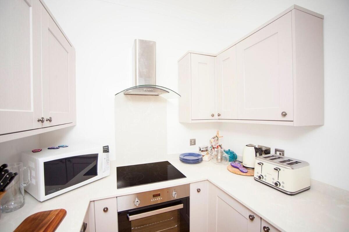 Georgian Garden Apartment - Central באת' מראה חיצוני תמונה
